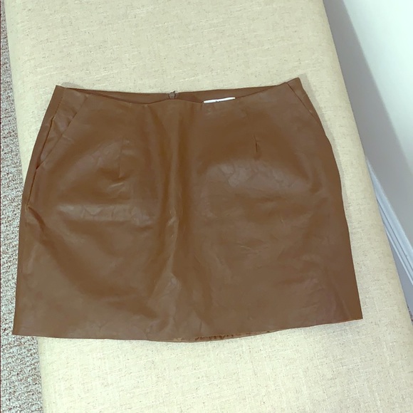 BarIII faux leather Skirt - Picture 4 of 7